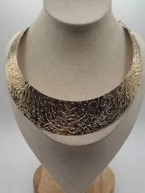 Natasha Couture Hammered Gold Collar Necklace